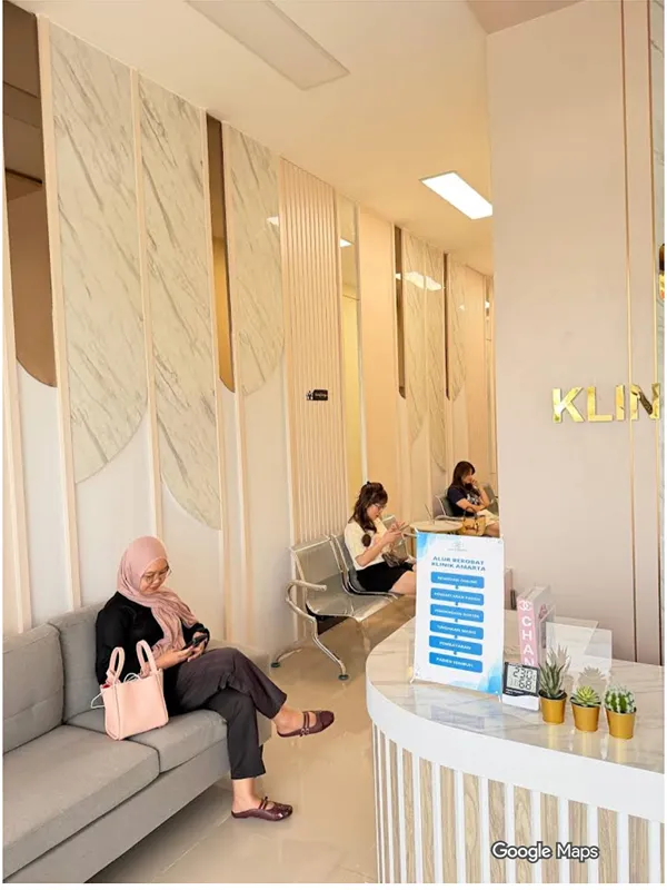 Ruang tunggu pasien di Klinik Amarta